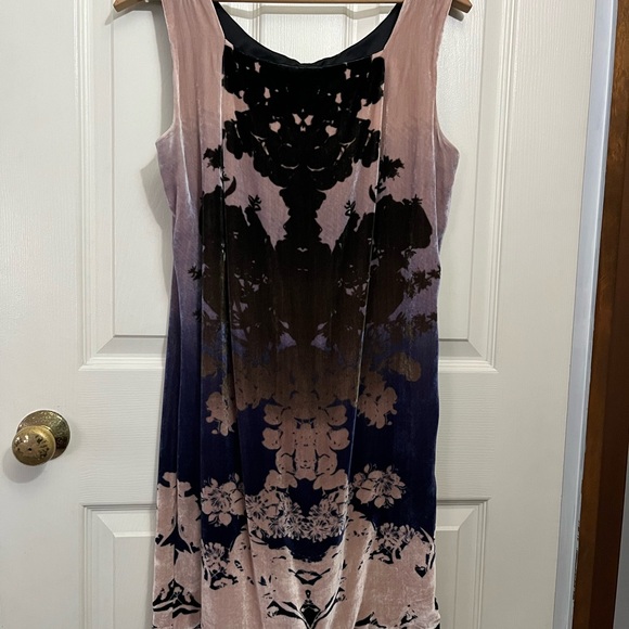 Diane Von Furstenburg Silk Blend medallion Patterned Velvet Dress - Picture 5 of 10